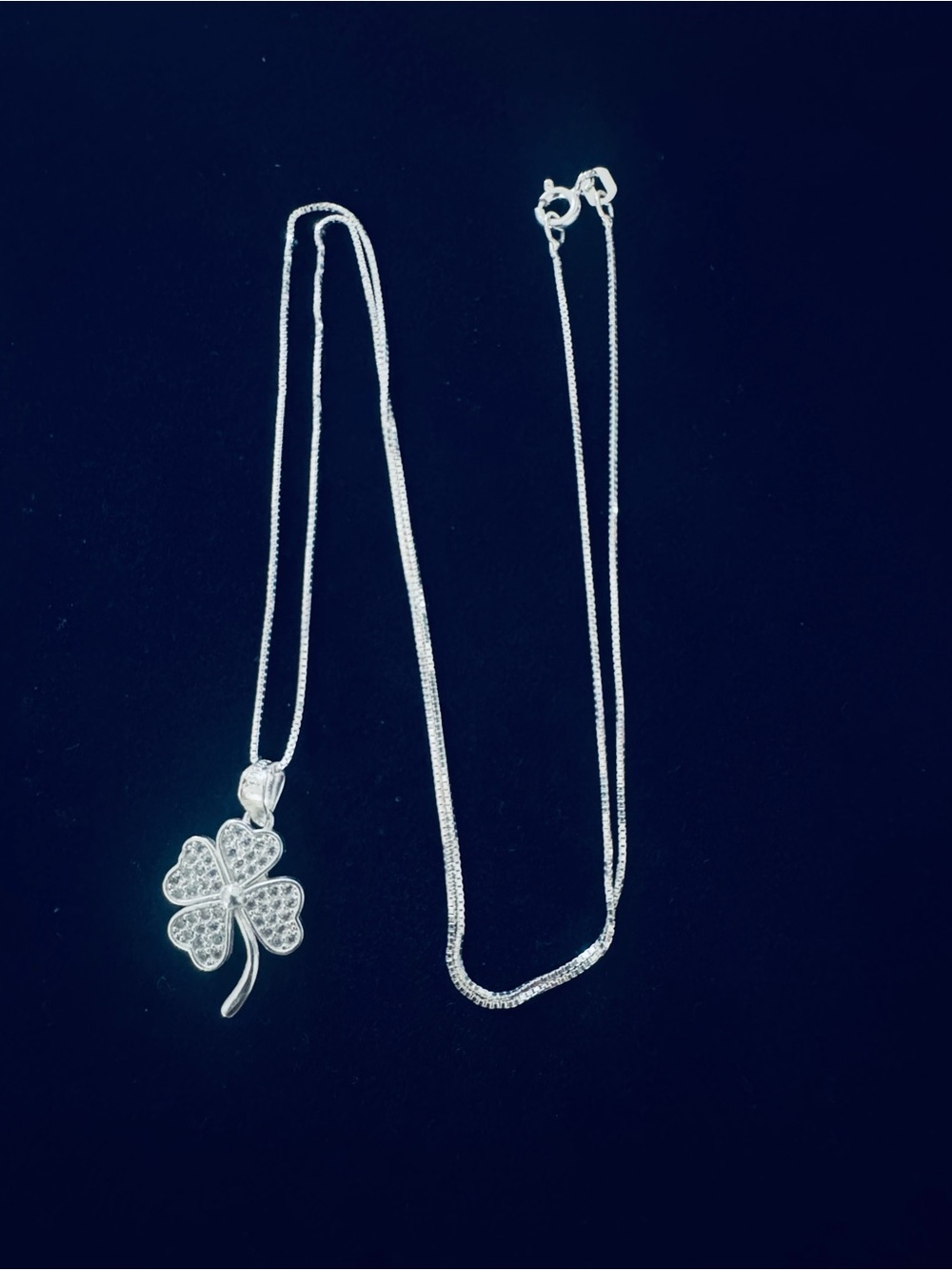 New 925 Sterling Silver Clover women’s Necklace.